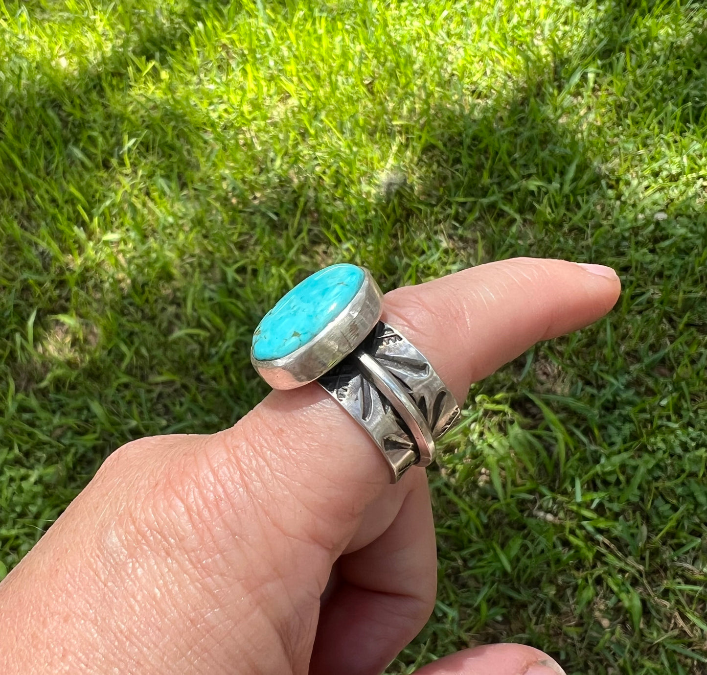 Oval Kingman + Stamped Wide Band