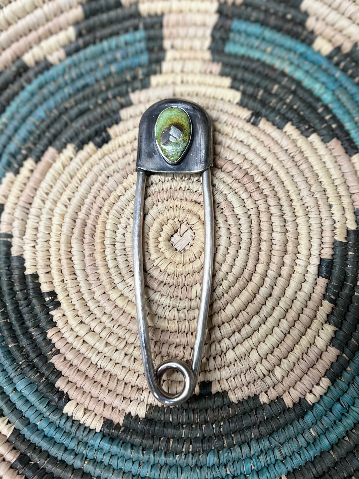 Sonoran Gold Diaper Pin (med stone)