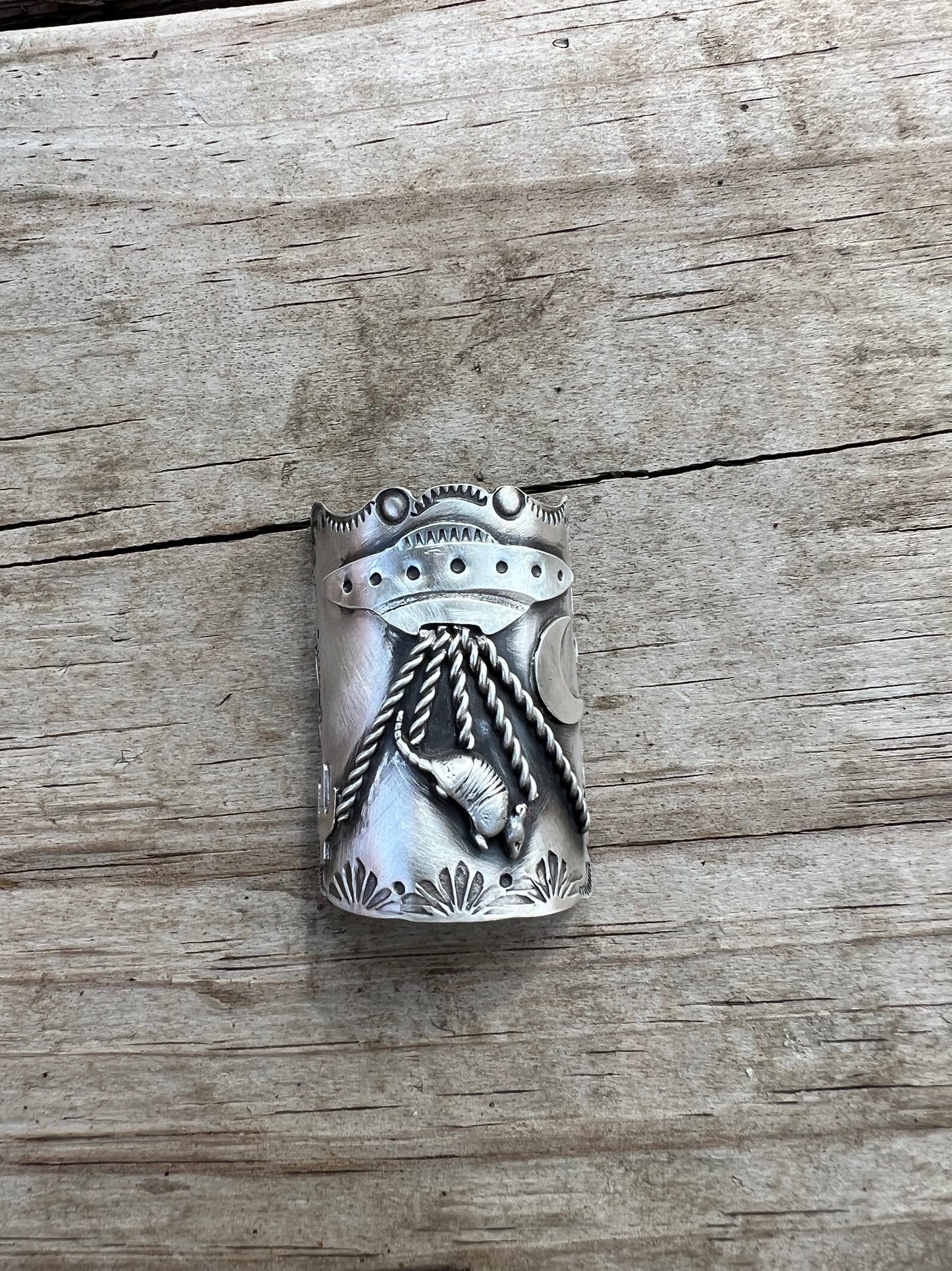 Armadillo + Alien Scalloped Hair Cuff