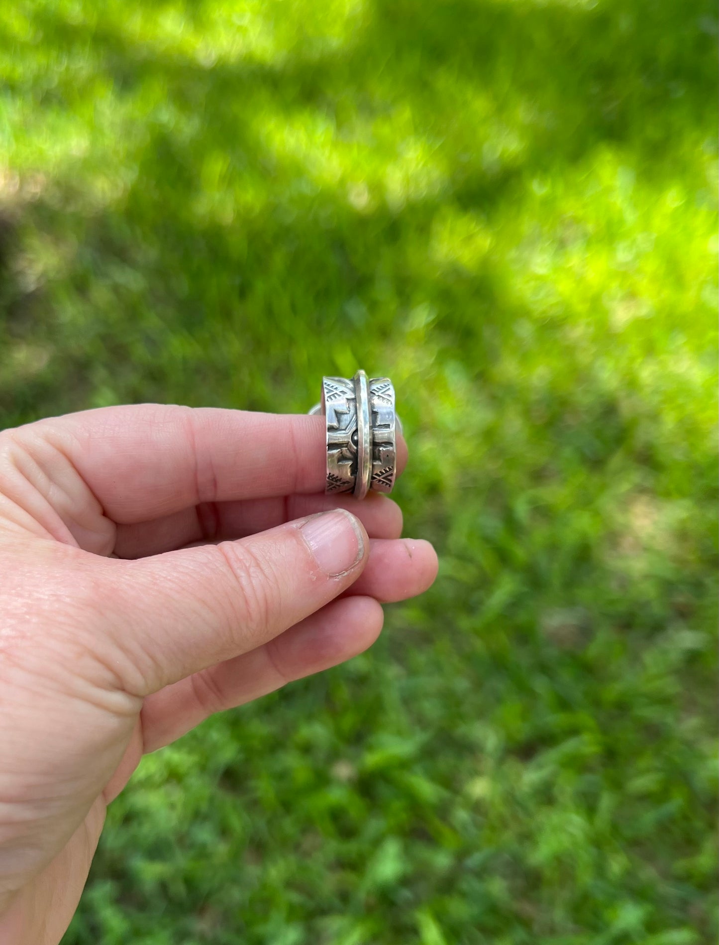 Oval Kingman + Stamped Wide Band