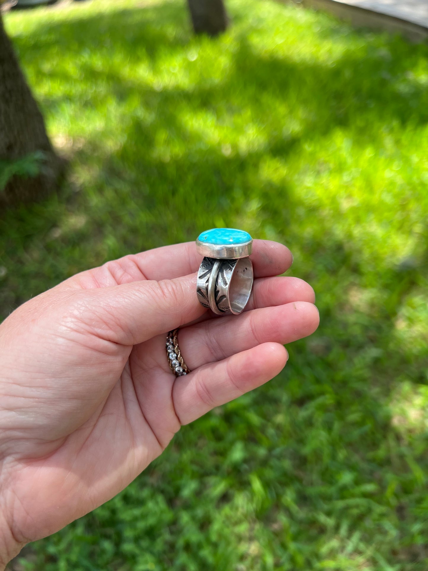 Oval Kingman + Stamped Wide Band